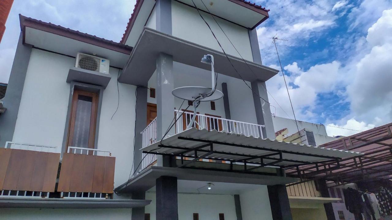 Hotel Omah Leren Mitra Reddoorz Near Gembiraloka Zoo Yogyakarta Exterior foto