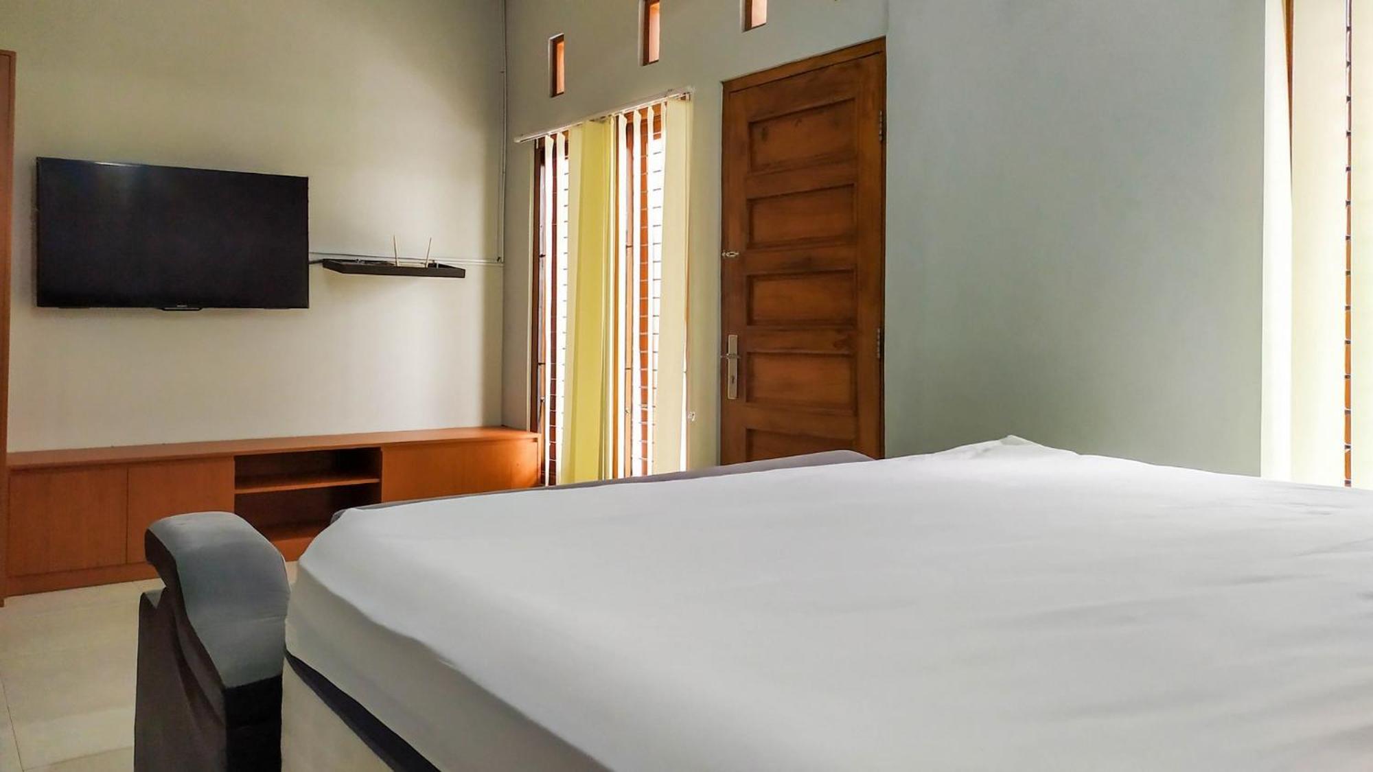 Hotel Omah Leren Mitra Reddoorz Near Gembiraloka Zoo Yogyakarta Exterior foto