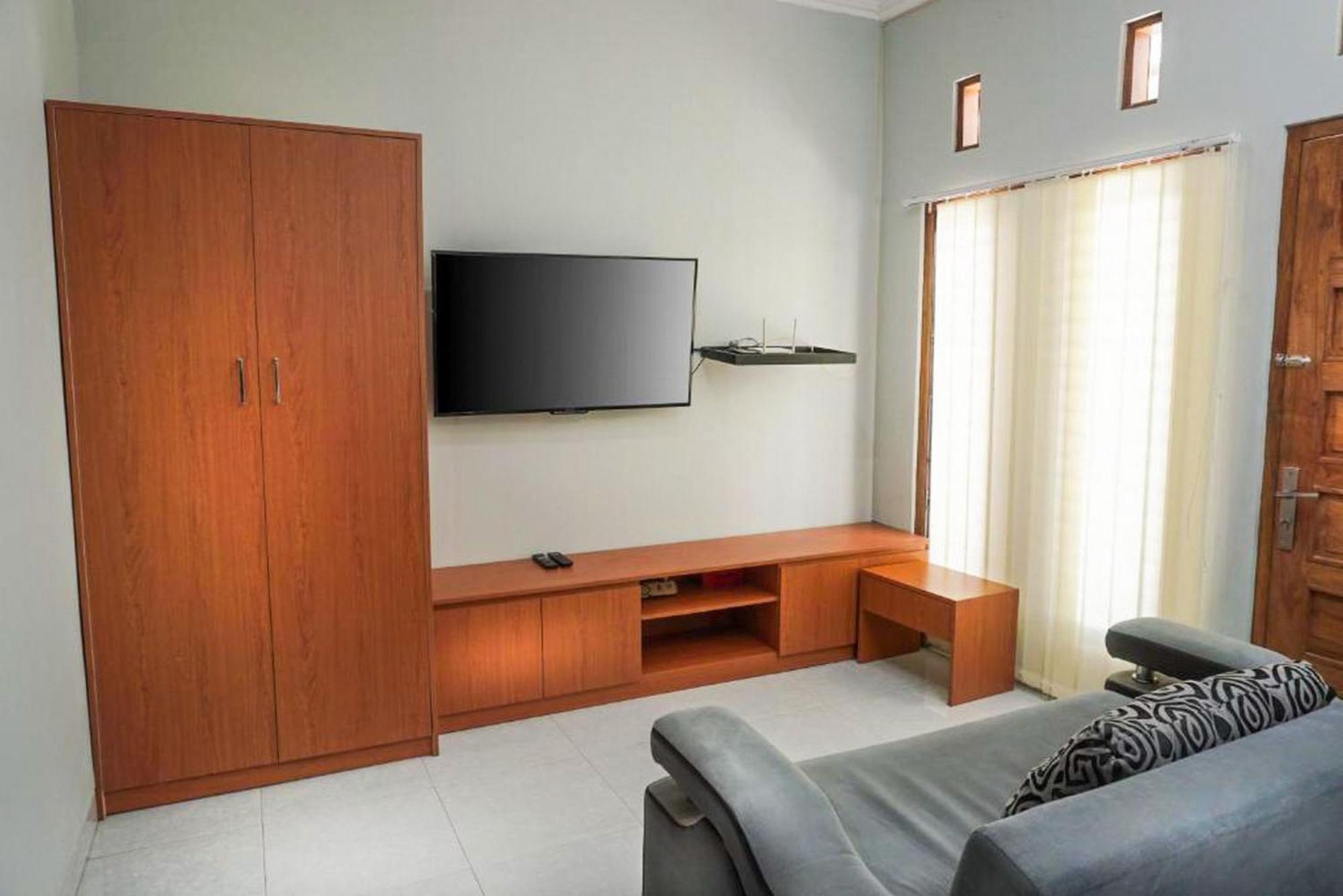 Hotel Omah Leren Mitra Reddoorz Near Gembiraloka Zoo Yogyakarta Exterior foto